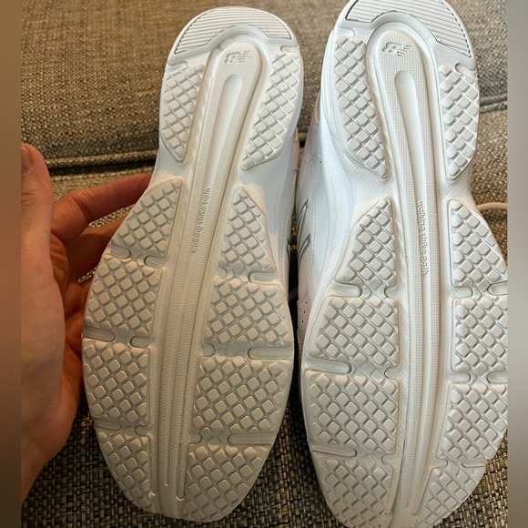 New Balance Women’s 411 Walking Sneakers Classic White New without tags - Picture 6 of 6